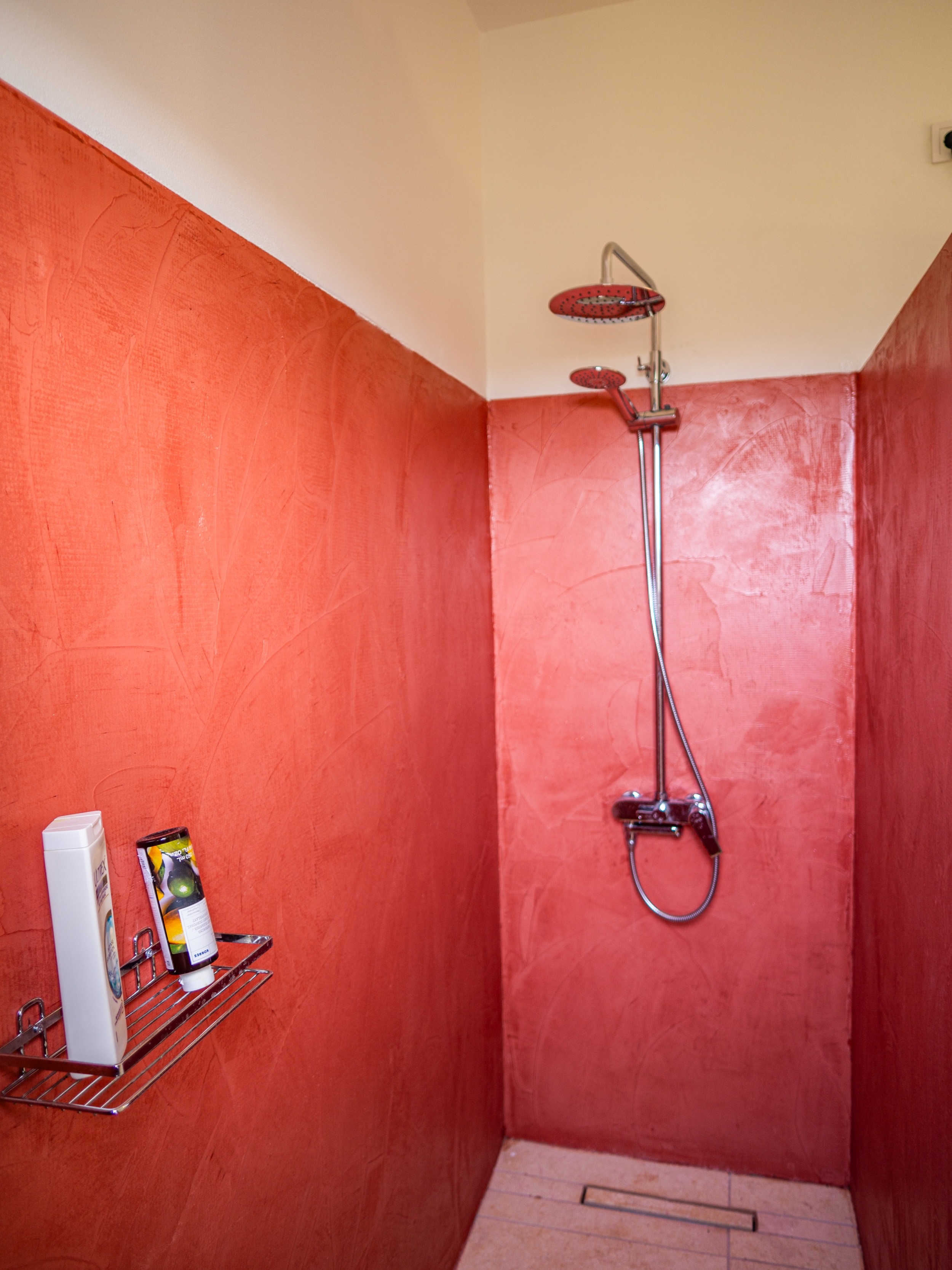 Schlaf-und-Badezimmer-villa-gerakada-koroni-peloponnes-26
